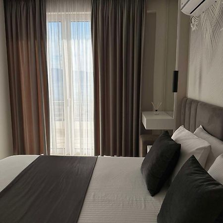 Sea View Apartment Luxury فلورا المظهر الخارجي الصورة