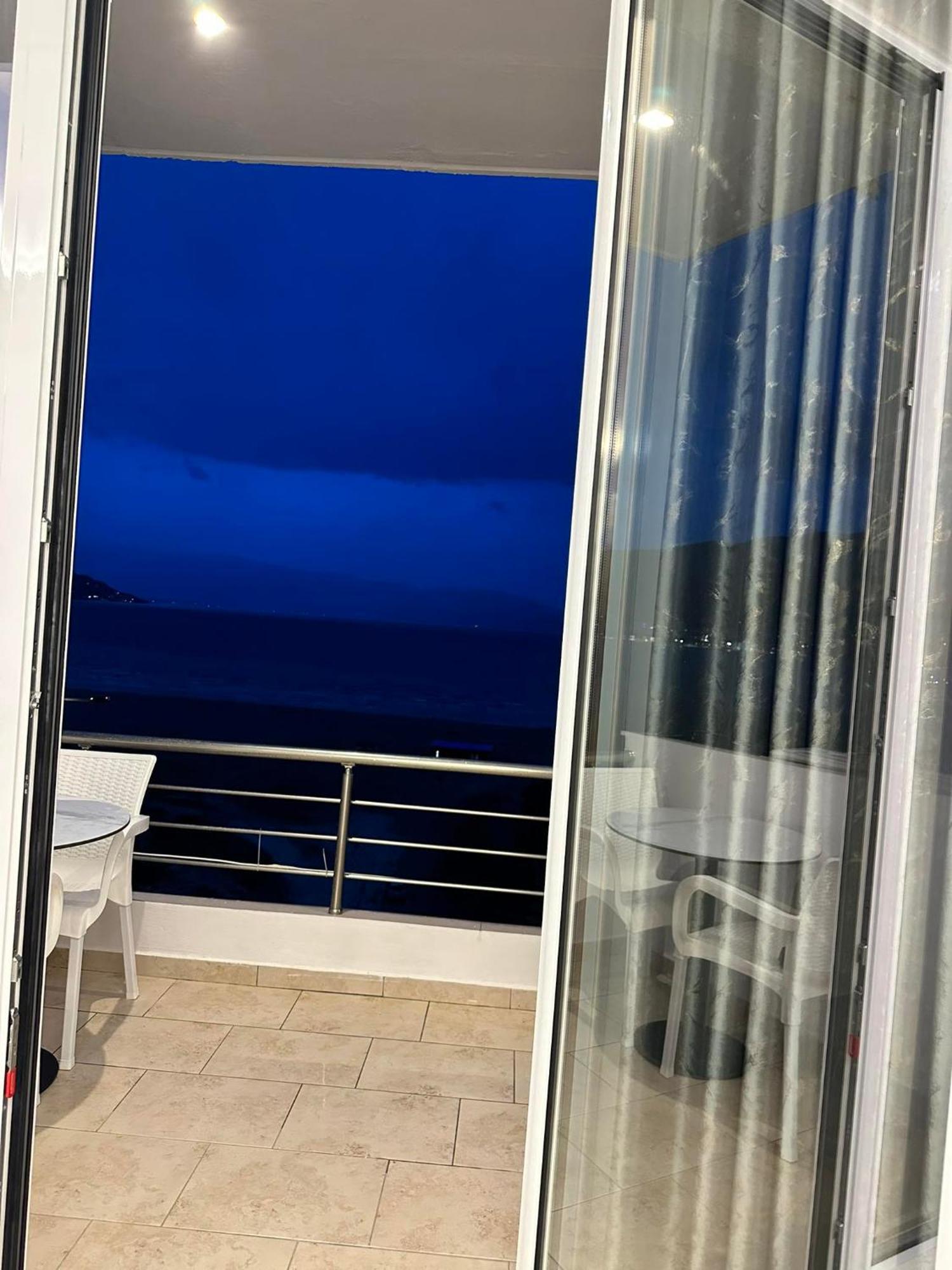 Sea View Apartment Luxury فلورا المظهر الخارجي الصورة