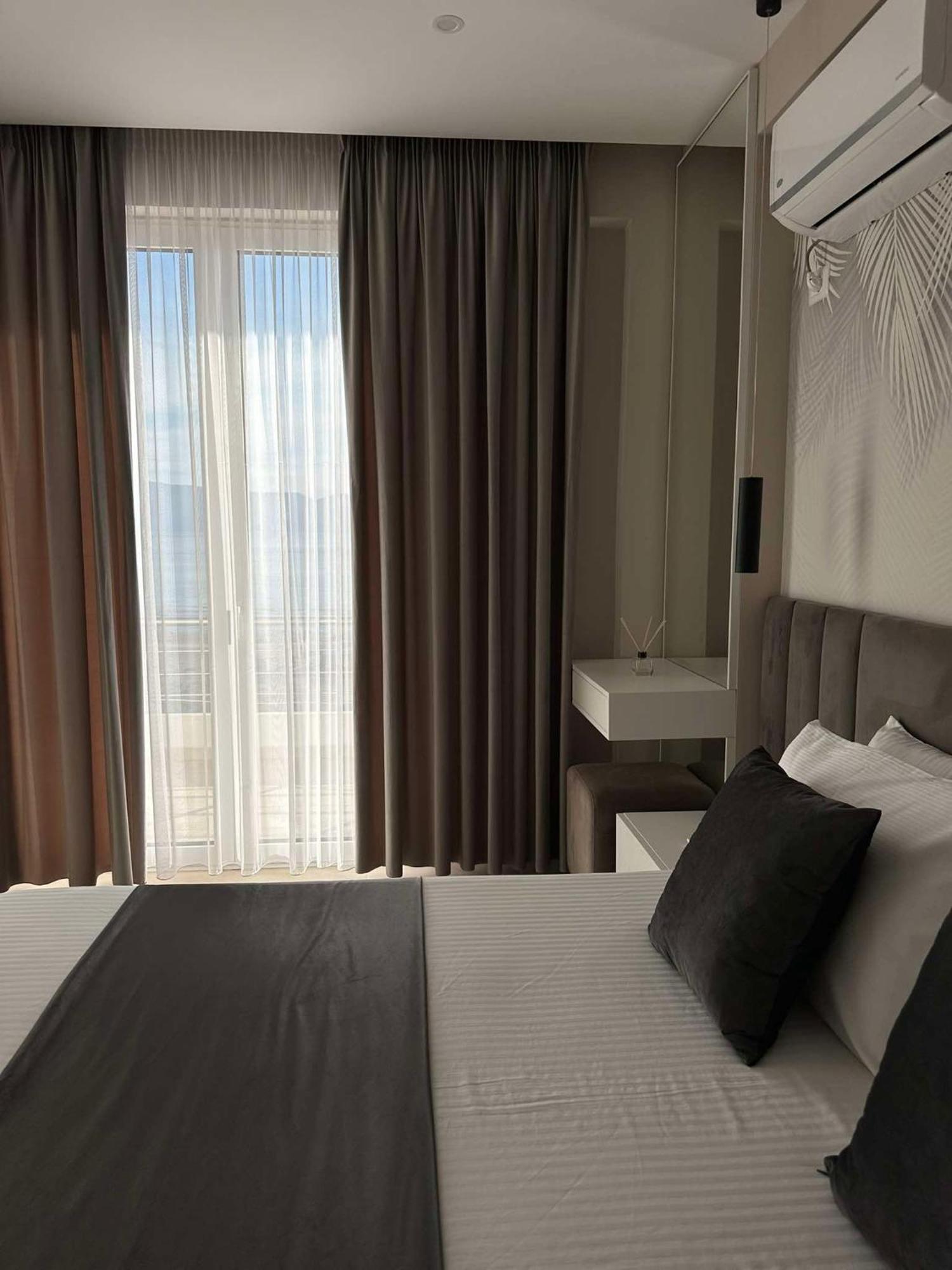 Sea View Apartment Luxury فلورا المظهر الخارجي الصورة